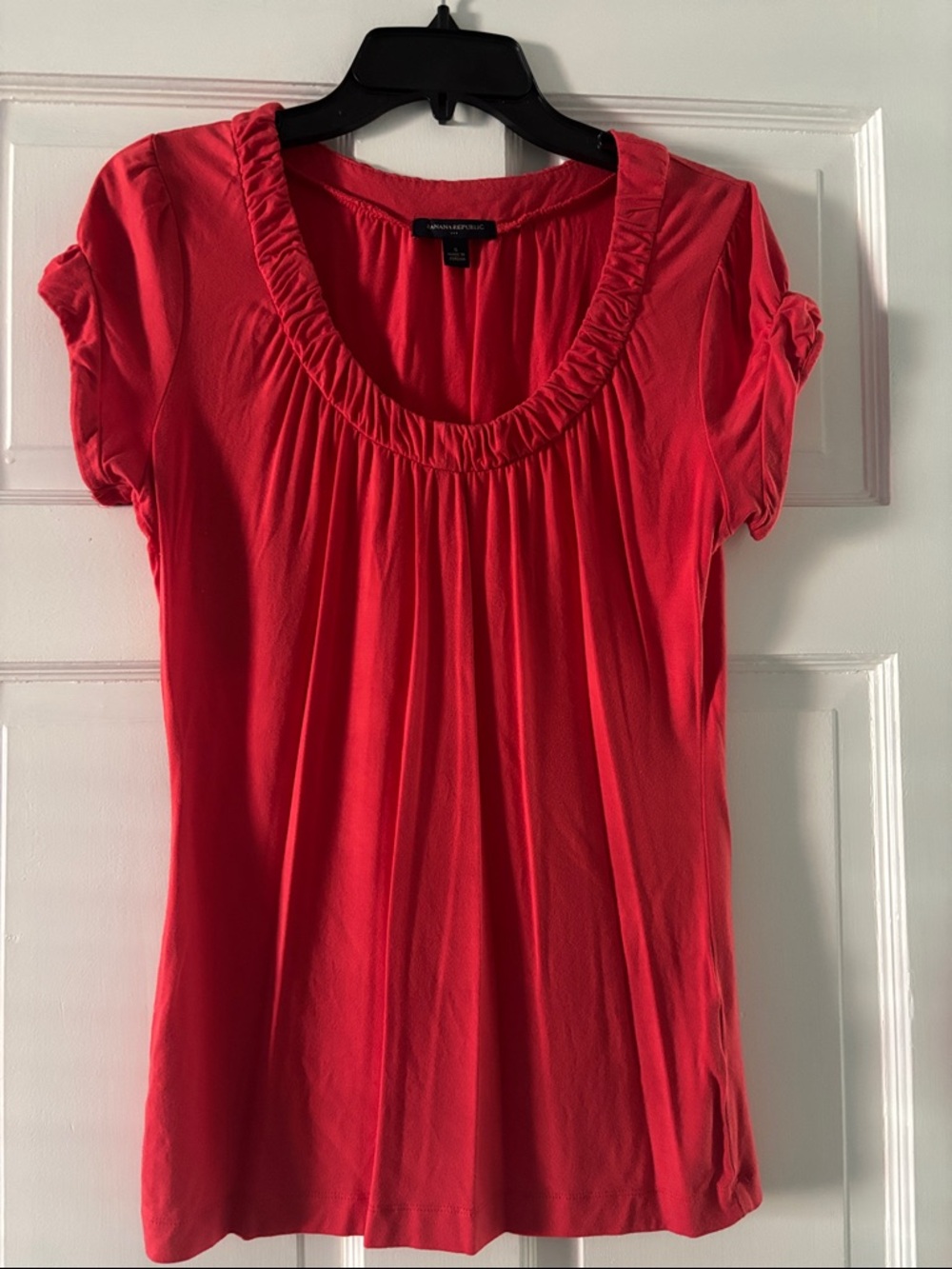 Banana Republic Coral Scoop Neck Short Sleeve Top